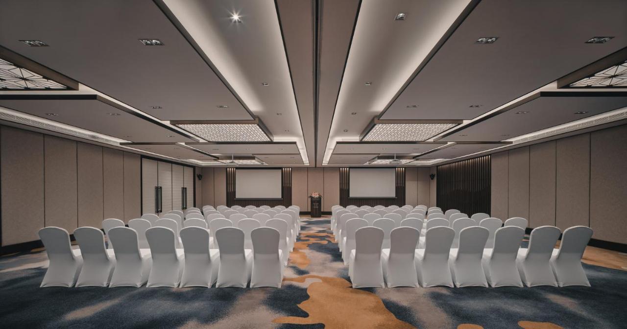 Hualuxe Kunshan Huaqiao By Ihg - F1 Racing Preferred Hotel Εξωτερικό φωτογραφία