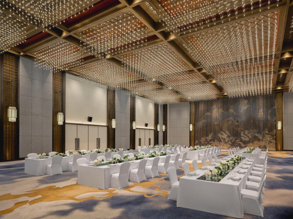 Hualuxe Kunshan Huaqiao By Ihg - F1 Racing Preferred Hotel Εξωτερικό φωτογραφία